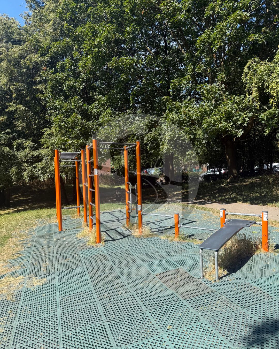 Elthorne Park